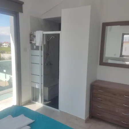 Ruby Yiasemina Villa