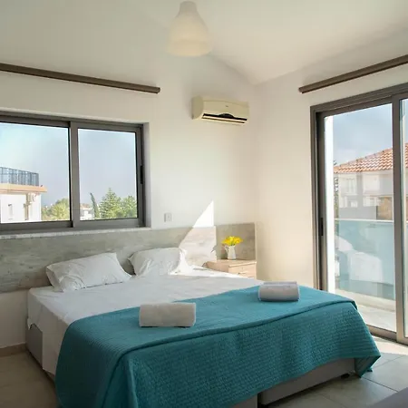 Ruby Yiasemina Villa Ayía Nápa