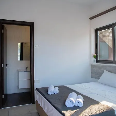 Willa Ruby Yiasemina