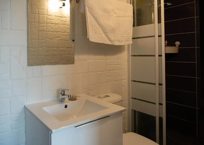 Ruby Yiasemina Villa