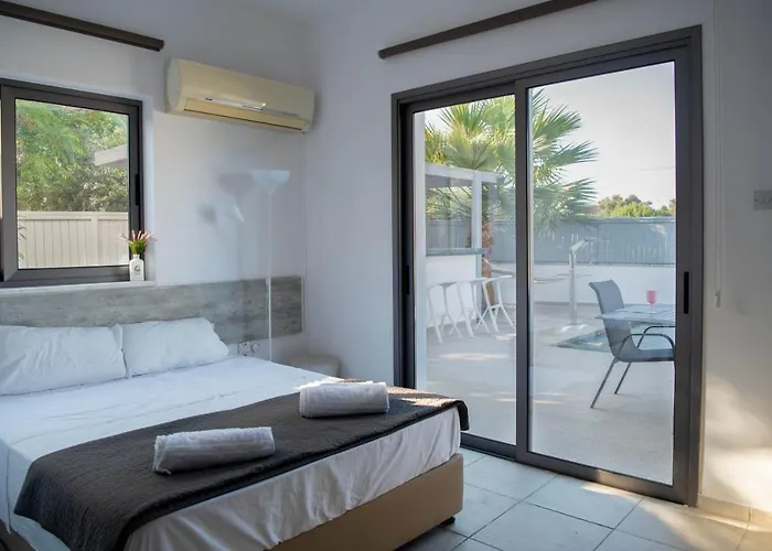 וילה Ruby Yiasemina